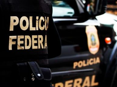 Bolsonaro desconversa e não confirma reajuste salarial para policiais federais