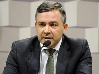 ‘Governo implodiu mesa de negociação, indignação dos servidores é geral’, diz presidente do Fonacate