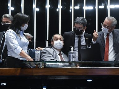 Senadores denunciam boicote e querem investigar apagão de dados de Queiroga