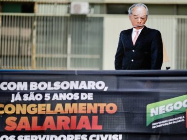Sem definição de reajuste salarial, governo prepara calote em servidores públicos
