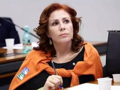 Bolsonarista Zambelli tenta impedir vacinação de crianças contra a Covid-19