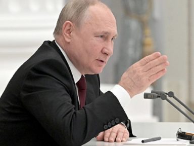 Putin envia uma missão de paz ao Donbass e anuncia reconhecimento das repúblicas antifascistas