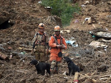 Número de mortos após tempestade em Petrópolis vai a 104; são ao menos 134 desaparecidos