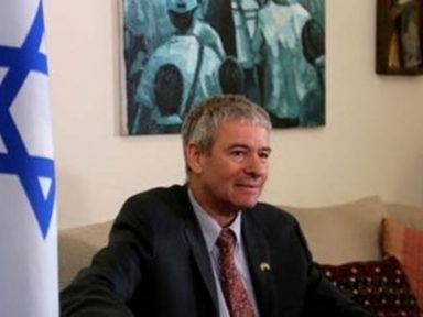 Embaixador de Israel: ‘o comunismo não chamou para assassinar grupos de pessoas’ como fez o nazismo