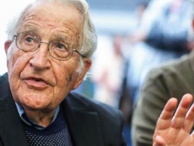 “Raiz do conflito na Ucrânia é expansão da Otan a leste, perto da Rússia”, diz Chomsky