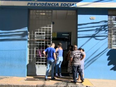 Sucateamento do INSS deixa 1,8 milhão na fila