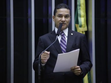 Presidente do Republicanos quer abandonar Bolsonaro: “ele só atrapalhou”