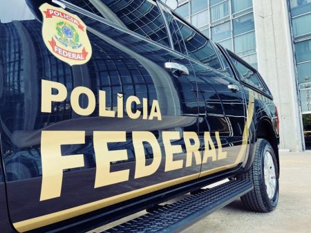 Após relatório incriminando Bolsonaro, Planalto troca diretor da PF pela quarta vez
