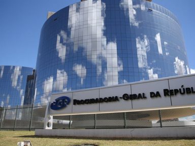 Inquérito contra Bolsonaro por vazar dados deve continuar, defende Procuradoria