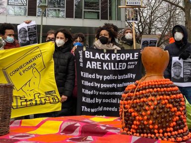 Protesto em Berlim exige justiça para Moïse,  assassinado no Rio