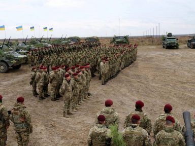 A ameaça de guerra na Europa e a ascensão da propaganda hostil nos EUA, por John Pilger