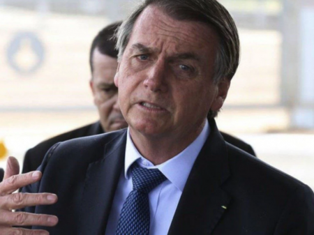 Em queda nas pesquisas, Bolsonaro ameaça  a Globo e insinua que vai tumultuar eleição