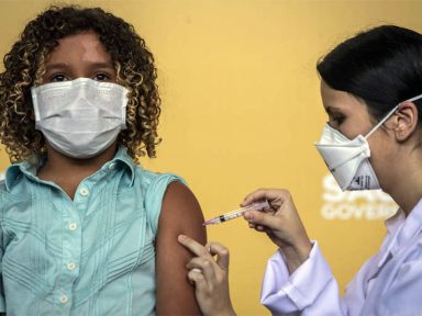 Governo sabota vacinação e ignora oferta do Butantan de 30 milhões de doses da CoronaVac para crianças
