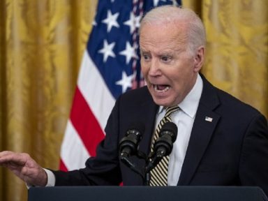 Moscou repele “insulto de Biden, aquele que exigiu o bombardeio da Iugoslávia”