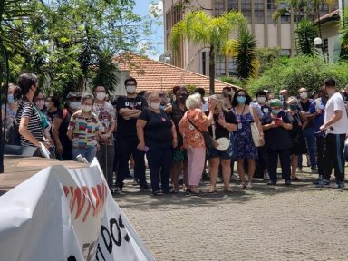 Protesto denuncia demissões e cancelamento de cirurgias no Hospital São Paulo