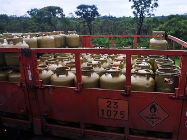 Gás de cozinha chega a R$ 160, mostra ANP