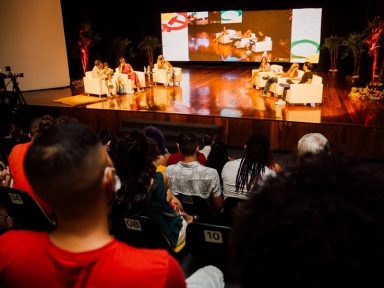 Festival Vermelho debate desafios da comunicação em tempos de ódio e o combate à desinformação
