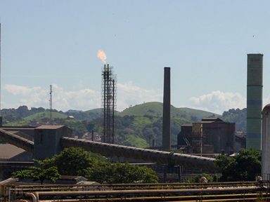 Produção industrial recua em 10 de 15 regiões