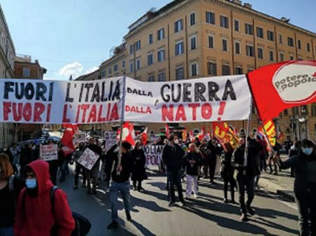 Trabalhadores italianos se recusam a embarcar armas para Ucrânia