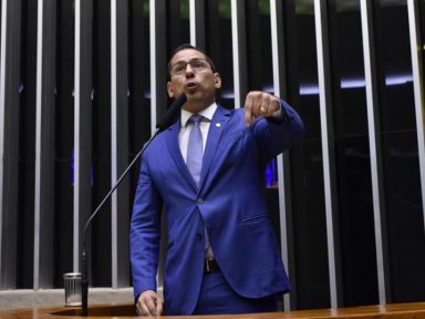 Vice da Câmara: “salário é limitado pela Lei de Responsabilidade Fiscal; juros da dívida, não”