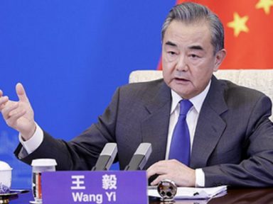 China se prontifica a desempenhar “papel construtivo na mediação entre Ucrânia e Rússia”