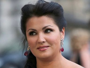 Macartismo: Metropolitan Opera de NY bane a soprano russa Anna Netrebko