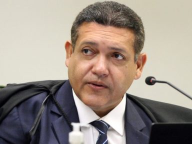 Ministro do STF indicado por Bolsonaro tenta impedir revisão da vida toda a aposentados