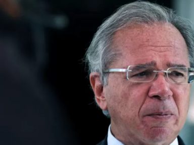 Guedes anuncia isenção de IR a estrangeiros