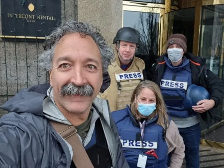 Regime de Kiev açula seus milicianos a atacarem jornalistas estrangeiros