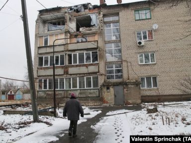 Le Figaro censura reportagem sobre agressões neonazis no Donbass, denuncia jornalista francesa