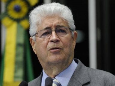 Requião responde a ataques de Ciro Nogueira: “Que espécie de canalhice é essa?”
