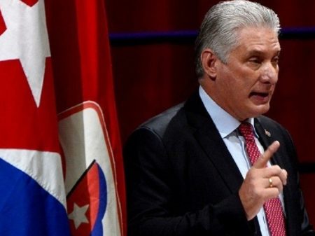 “Rússia não poderia ficar inerme frente ao cerco militar da Otan”, diz presidente de Cuba