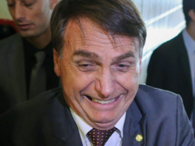 Com aval do “mito”, Petrobrás anuncia alta de 24,9% no diesel e 18,8% na gasolina