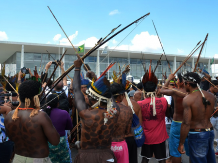 Cinismo: Jair usa guerra para destruir terras indígenas. Potássio não está nas aldeias