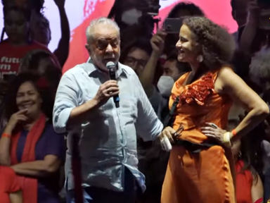 PCdoB reúne milhares na festa dos 100 anos e recebe homenagem de Lula