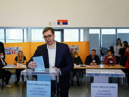 Pró-americanos são derrotados em eleições na Sérvia e Hungria