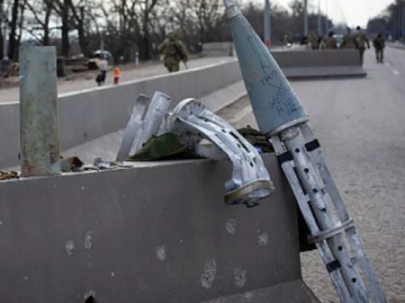 Ucrânia usou bombas de fragmentação contra seus próprios cidadãos, aponta NYT