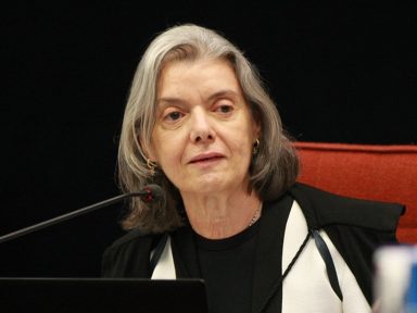 Cármen Lúcia defende estancar “destruição das políticas ambientais ineficientes” do governo