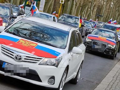 Carreata com 5 mil carros em Berlim repudia sanções dos EUA contra Rússia