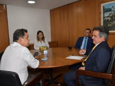 Casa Civil apagou fotos de encontro do ministro com o pastor corrupto