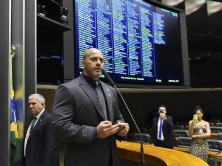 MPF pede condenação de Daniel Silveira por desvio de R$ 220 mil da Câmara