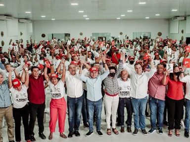 Pré-candidato da Frente Popular, Danilo Cabral recebe apoio do PT no interior de Pernambuco