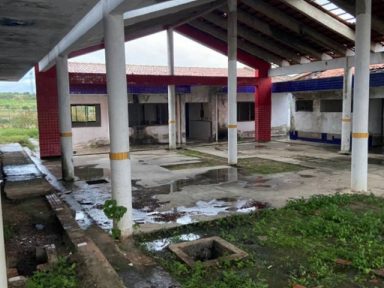Bolsonaro trava R$ 432 mi para 1.369 prefeituras finalizarem escolas e libera recursos para sua trupe