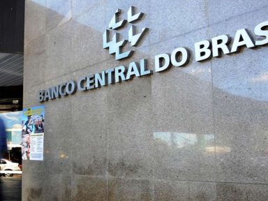 Greve dos servidores do BC por reajuste cresce e arranca negociação com governo