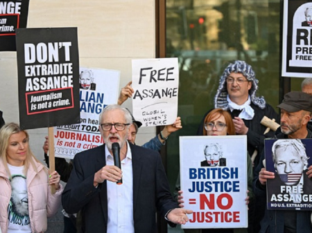 20 deputados ingleses exigem que governo negue extradição do jornalista Assange aos EUA