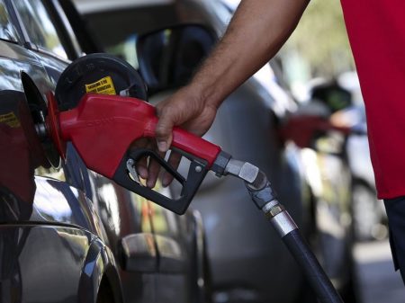 Gasolina do Brasil é mais cara entre 115 países