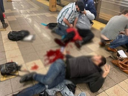 Ataque a tiros no metrô de Nova Iorque deixa 29 feridos, cinco em estado grave