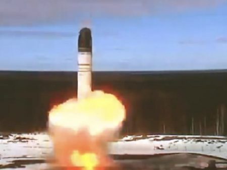Rússia testa seu míssil intercontinental mais avançado, o Sarmat