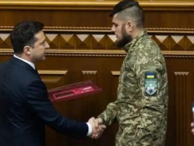 Zelensky apoia presença de esquadrões nazistas no exército da Ucrânia