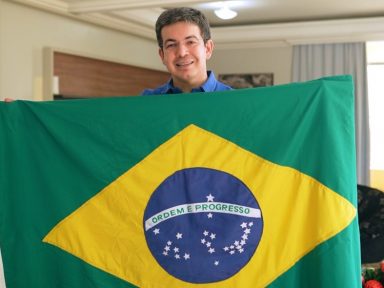 “Candidatura de Lula tem que ser de união nacional”, defende Randolfe
